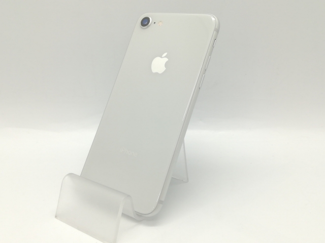 【中古】Apple au 【SIMロック解除済み】 iPhone 8 64GB シルバー MQ792J/A【福岡天神】保証期間１ヶ月【ランクB】