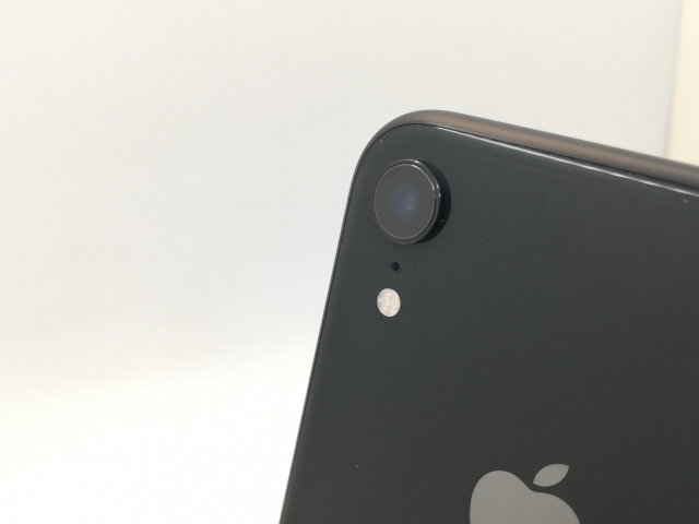 【中古】Apple docomo 【SIMロック解除済み】 iPhone XR 64GB ブラック MT002J/A【アリオ倉敷】保証期間１ヶ月【ランクC】_6