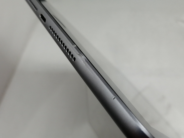 【中古】Apple 【Wi-Fi】 iPad（第6世代/2018） 32GB スペースグレイ MR7F2J/A【日本橋3】保証期間１ヶ月【ランクC】_7