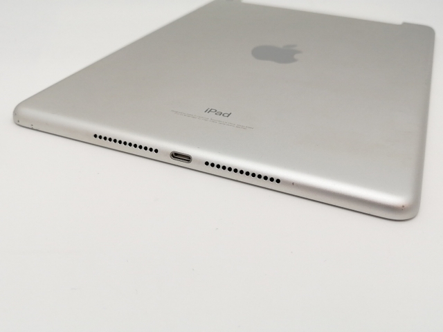 【中古】Apple au 【SIMロック解除済み】 iPad（第6世代/2018） 32GB シルバー MR6P2J/A【なんば】保証期間１ヶ月【ランクC】_5
