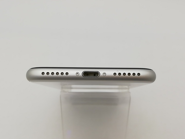 【中古】Apple au 【SIMロック解除済み】 iPhone SE（第2世代） 64GB ホワイト MHGQ3J/A（後期型番）【鹿児島中町】保証期間１ヶ月【ランクB】_4
