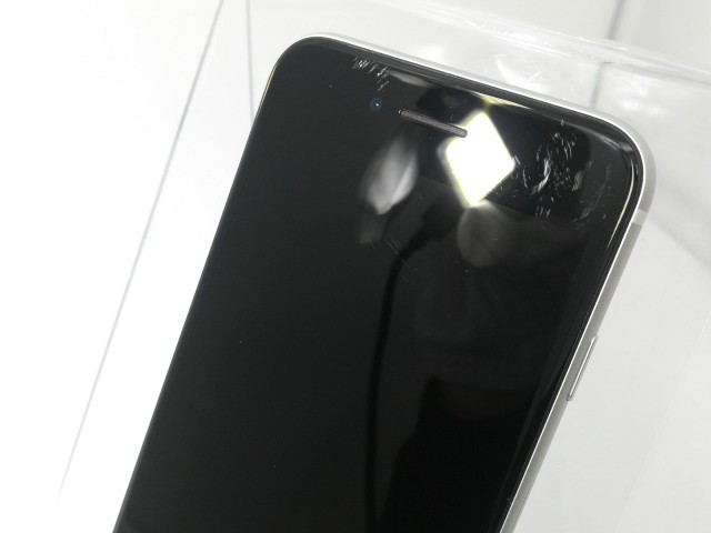 【中古】Apple au 【SIMロック解除済み】 iPhone SE（第2世代） 64GB ホワイト MHGQ3J/A（後期型番）【中野】保証期間１ヶ月【ランクC】