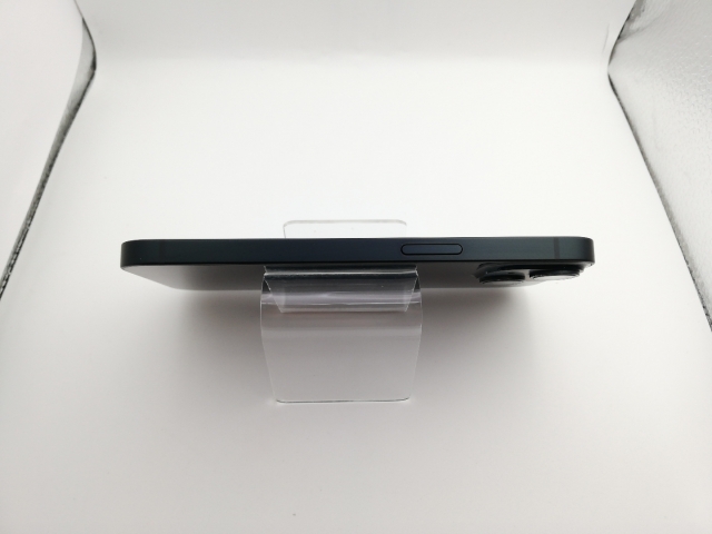 【中古】Apple SoftBank 【SIMフリー】 iPhone 14 128GB ミッドナイト MPUD3J/A【新宿】保証期間１ヶ月【ランクC】_3