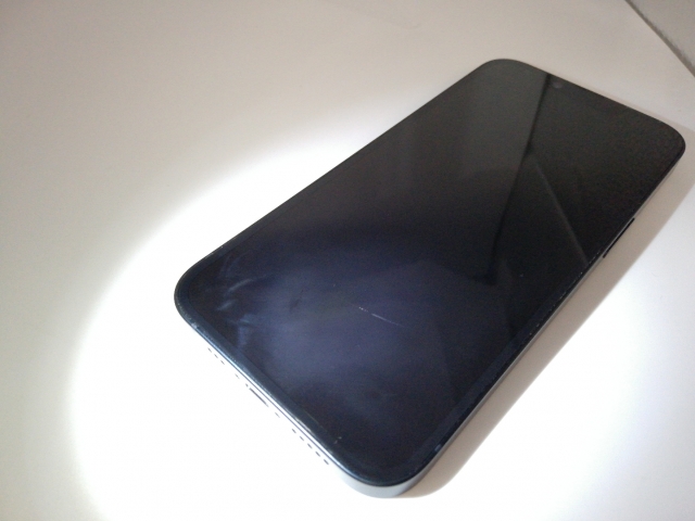 【中古】Apple SoftBank 【SIMフリー】 iPhone 14 128GB ミッドナイト MPUD3J/A【新宿】保証期間１ヶ月【ランクC】_7