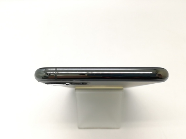 中古】Apple au 【SIMロック解除済み】 iPhone 11 Pro Max 64GB