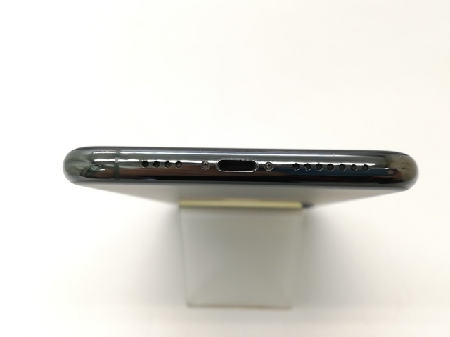 中古】Apple au 【SIMロック解除済み】 iPhone 11 Pro Max 64GB