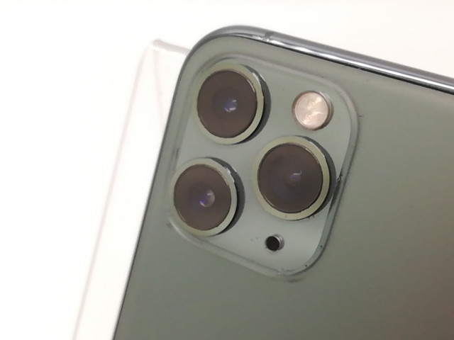 中古】Apple au 【SIMロック解除済み】 iPhone 11 Pro Max 64GB