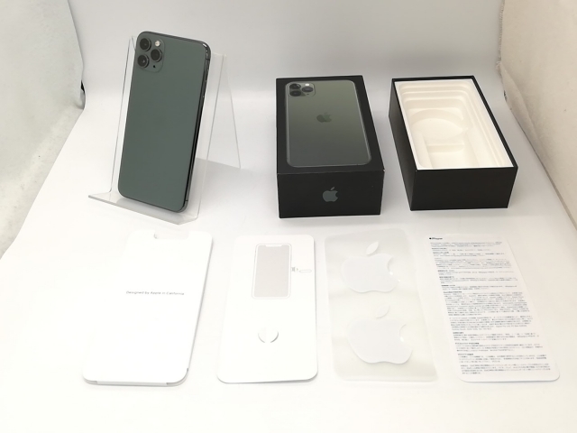 中古】Apple au 【SIMロック解除済み】 iPhone 11 Pro Max 64GB