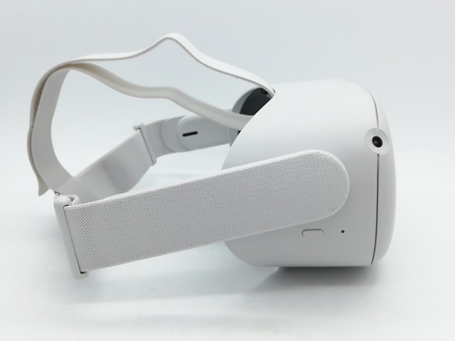 中古】Oculus Oculus Quest 2 64GB 301-00352-01【秋葉2号】保証期間1 