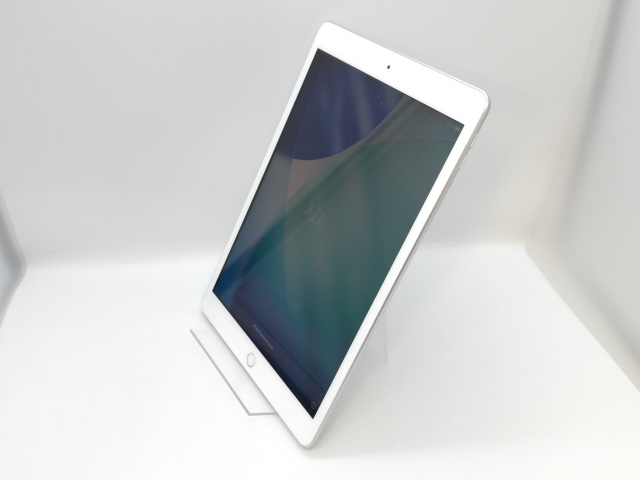 【中古】Apple 【Wi-Fi】 iPad（第8世代/2020） 32GB シルバー MYLA2J/A【京都】保証期間１ヶ月【ランクB】