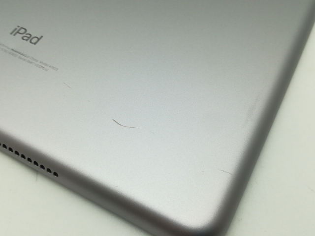 【中古】Apple au 【SIMロック解除済み】 iPad（第5世代/2017） 32GB スペースグレイ MP1J2J/A【OSU301】保証期間１ヶ月【ランクB】_7