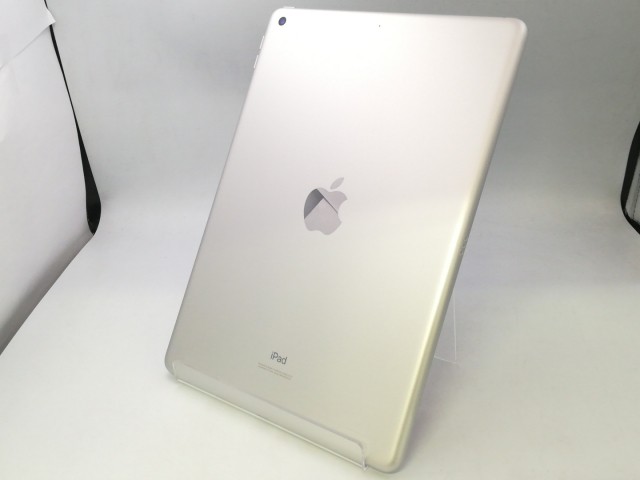 【中古】Apple iPad（第8世代） Wi-Fiモデル 32GB シルバー MYLA2J/A【日本橋3】保証期間１ヶ月【ランクA】