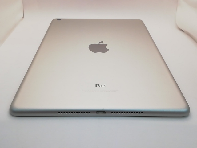【中古】Apple 【Wi-Fi】 iPad（第5世代/2017） 32GB シルバー MP2G2J/A【秋葉3号】保証期間１ヶ月【ランクB】_3