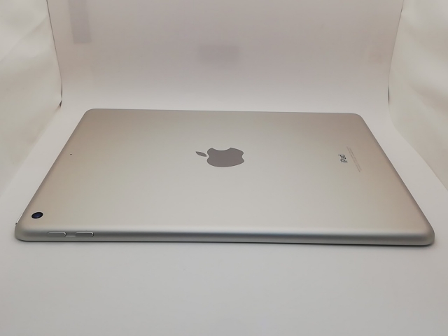 【中古】Apple 【Wi-Fi】 iPad（第5世代/2017） 32GB シルバー MP2G2J/A【秋葉3号】保証期間１ヶ月【ランクB】_4