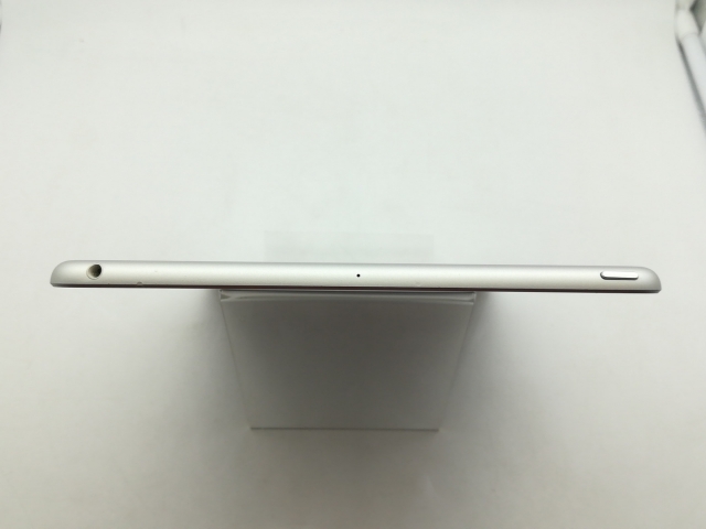 【中古】Apple 【Wi-Fi】 iPad（第6世代/2018） 32GB シルバー MR7G2J/A【神戸】保証期間１ヶ月【ランクB】_2