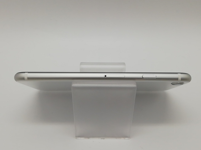 【中古】Apple au 【SIMロック解除済み】 iPhone SE（第2世代） 64GB ホワイト MHGQ3J/A（後期型番）【府中ル・シーニュ】保証期間１ヶ月【ランクB】_3