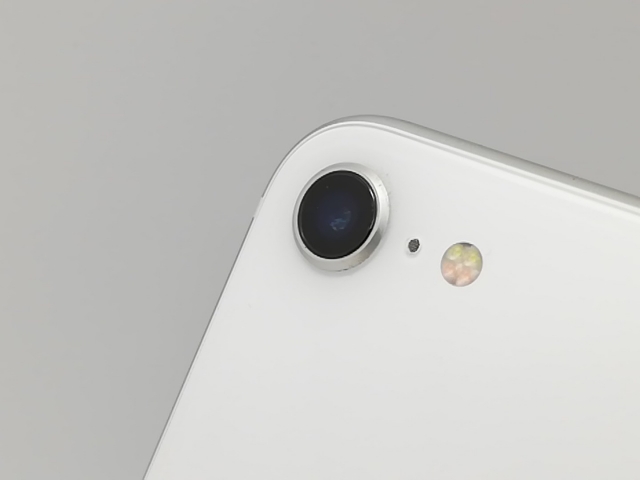 【中古】Apple au 【SIMロック解除済み】 iPhone SE（第2世代） 64GB ホワイト MHGQ3J/A（後期型番）【府中ル・シーニュ】保証期間１ヶ月【ランクB】_6