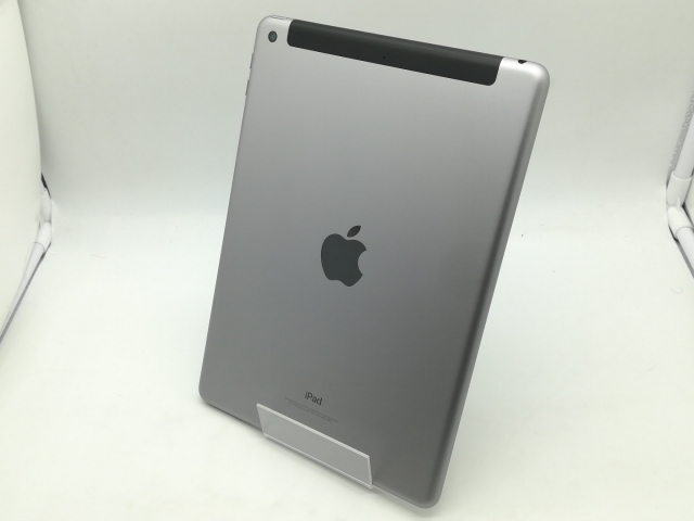 【中古】Apple au 【SIMロック解除済み】 iPad（第5世代/2017） 32GB スペースグレイ MP1J2J/A【OSU301】保証期間１ヶ月【ランクA】