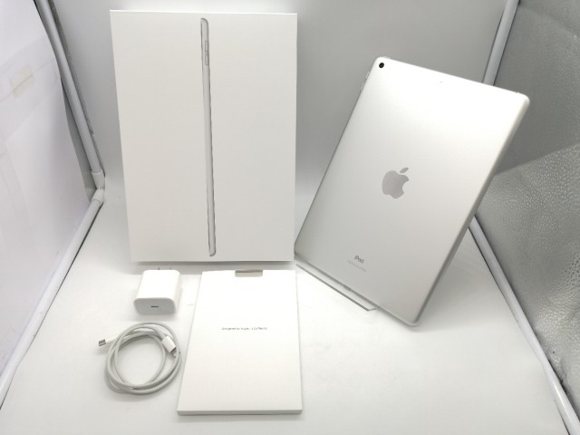 【中古】Apple iPad（第8世代） Wi-Fiモデル 32GB シルバー MYLA2J/A【熊本】保証期間１ヶ月【ランクA】