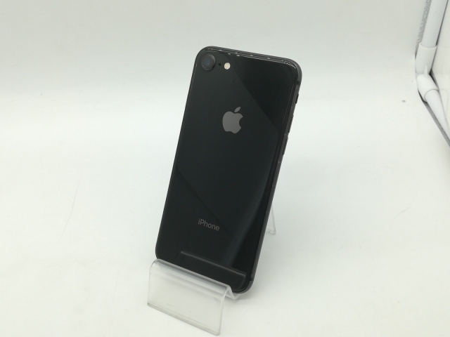 【中古】Apple au 【SIMロック解除済み】 iPhone 8 64GB スペースグレイ MQ782J/A【OSU301】保証期間１ヶ月【ランクC】