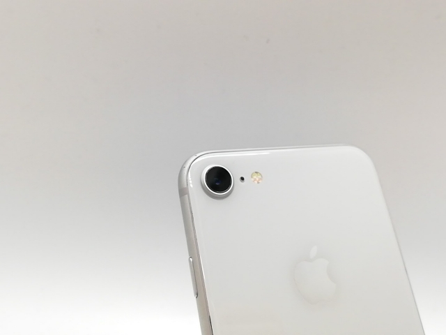 【中古】Apple au 【SIMロック解除済み】 iPhone 8 64GB シルバー MQ792J/A【福岡天神】保証期間１ヶ月【ランクC】_6
