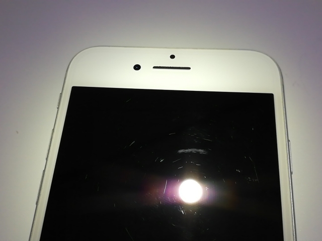 【中古】Apple au 【SIMロック解除済み】 iPhone 8 64GB シルバー MQ792J/A【福岡天神】保証期間１ヶ月【ランクC】_7
