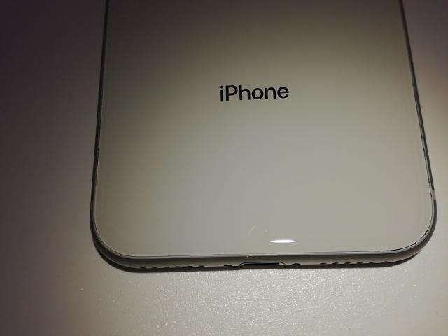【中古】Apple au 【SIMロック解除済み】 iPhone 8 64GB シルバー MQ792J/A【福岡天神】保証期間１ヶ月【ランクC】_9