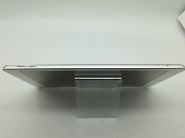 【中古】Apple au 【SIMロック解除済み】 iPad（第6世代/2018） 32GB シルバー MR6P2J/A【OSU301】保証期間１ヶ月【ランクC】_3