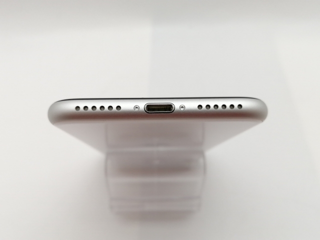 【中古】Apple au 【SIMロック解除済み】 iPhone SE（第2世代） 64GB ホワイト MHGQ3J/A（後期型番）【津田沼】保証期間１ヶ月【ランクC】_4