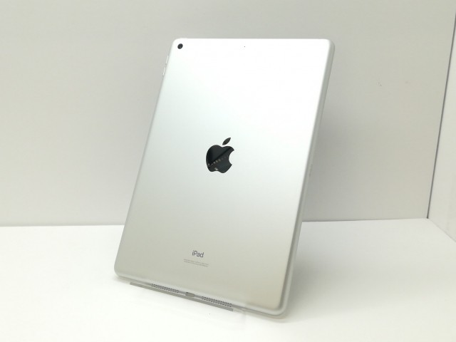 【中古】Apple iPad（第8世代） Wi-Fiモデル 32GB シルバー MYLA2J/A【仙台駅東口】保証期間１ヶ月【ランクA】