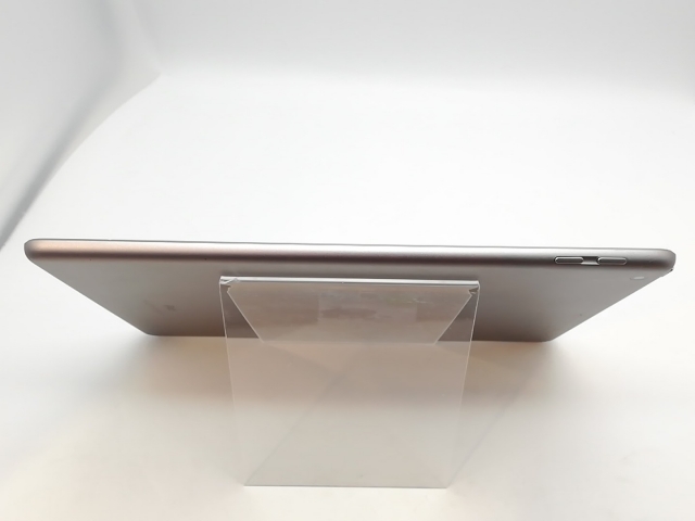 【中古】Apple 【Wi-Fi】 iPad（第6世代/2018） 32GB スペースグレイ MR7F2J/A【高崎モントレー】保証期間１ヶ月【ランクC】_3
