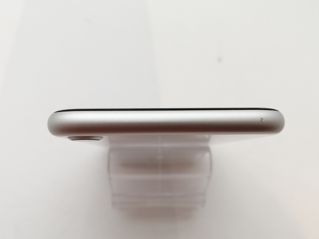 【中古】Apple au 【SIMロック解除済み】 iPhone SE（第2世代） 64GB ホワイト MHGQ3J/A（後期型番）【津田沼】保証期間１ヶ月【ランクC】_2