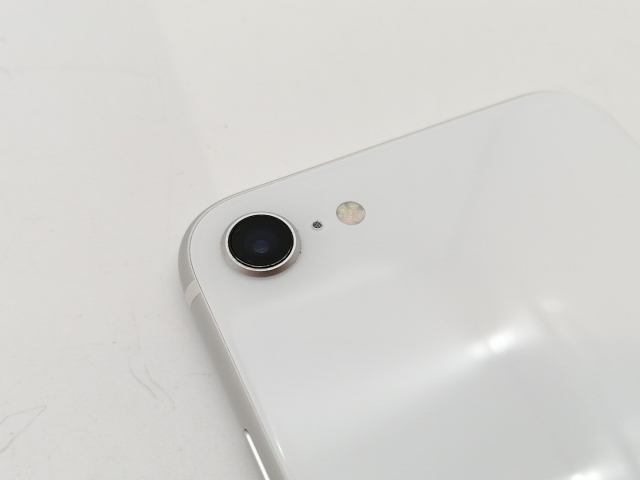 【中古】Apple au 【SIMロック解除済み】 iPhone SE（第2世代） 64GB ホワイト MHGQ3J/A（後期型番）【津田沼】保証期間１ヶ月【ランクC】_6