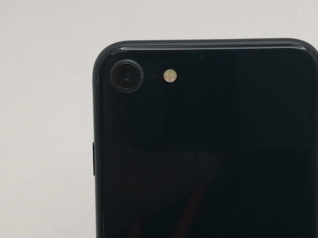 【中古】Apple au 【SIMフリー】 iPhone SE（第3世代） 64GB ミッドナイト MMYC3J/A【新宿東口】保証期間１ヶ月【ランクC】_6