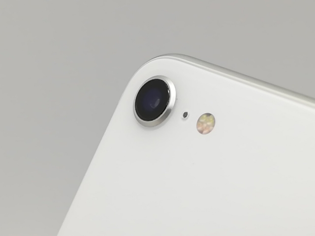 【中古】Apple au 【SIMロック解除済み】 iPhone SE（第2世代） 64GB ホワイト MHGQ3J/A（後期型番）【府中ル・シーニュ】保証期間１ヶ月【ランクB】_6