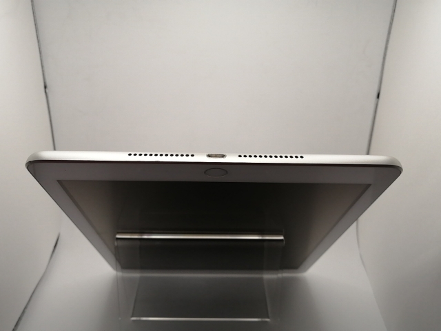 【中古】Apple 【Wi-Fi】 iPad（第6世代/2018） 32GB シルバー MR7G2J/A【川崎駅前】保証期間１ヶ月【ランクB】_4