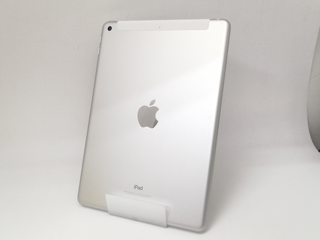【中古】Apple au 【SIMロック解除済み】 iPad（第6世代/2018） 32GB シルバー MR6P2J/A【戸塚】保証期間１ヶ月【ランクC】