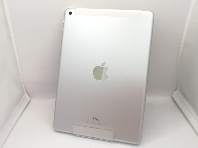 【中古】Apple au 【SIMロック解除済み】 iPad（第6世代/2018） 32GB シルバー MR6P2J/A【大須アメ横】保証期間１ヶ月【ランクC】