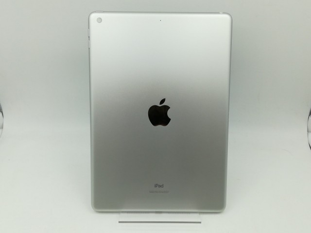 【中古】Apple iPad（第8世代） Wi-Fiモデル 32GB シルバー MYLA2J/A【鹿児島中町】保証期間１ヶ月【ランクA】