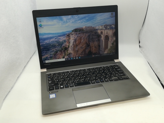【中古】TOSHIBA dynabook R63/J【Corei5-7200U 8G 128GB 13LCD(1366x768)】【浜松駅前】保証期間１ヶ月【ランクC】