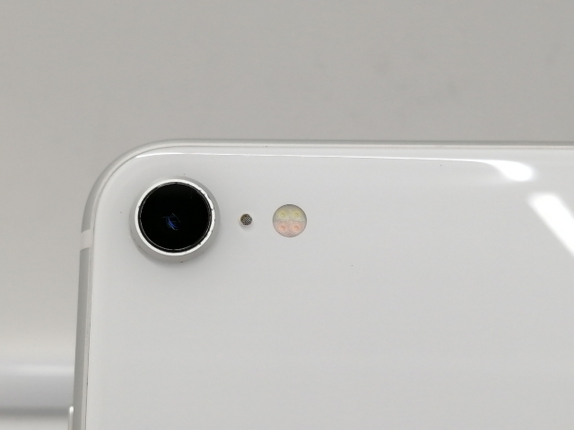 【中古】Apple au 【SIMロック解除済み】 iPhone SE（第2世代） 64GB ホワイト MHGQ3J/A（後期型番）【札幌】保証期間１ヶ月【ランクC】_6
