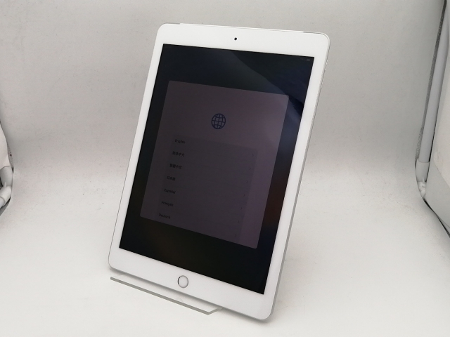 【中古】Apple au 【SIMロック解除済み】 iPad（第6世代/2018） 32GB シルバー MR6P2J/A【なんば】保証期間１ヶ月【ランクC】_1