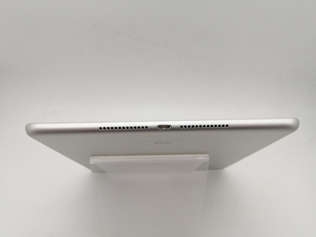 【中古】Apple au 【SIMロック解除済み】 iPad（第6世代/2018） 32GB シルバー MR6P2J/A【なんば】保証期間１ヶ月【ランクC】_2