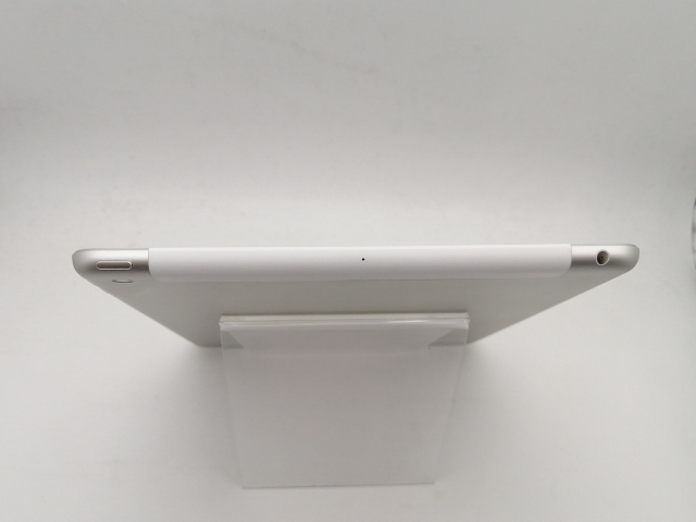 【中古】Apple au 【SIMロック解除済み】 iPad（第6世代/2018） 32GB シルバー MR6P2J/A【なんば】保証期間１ヶ月【ランクC】_4
