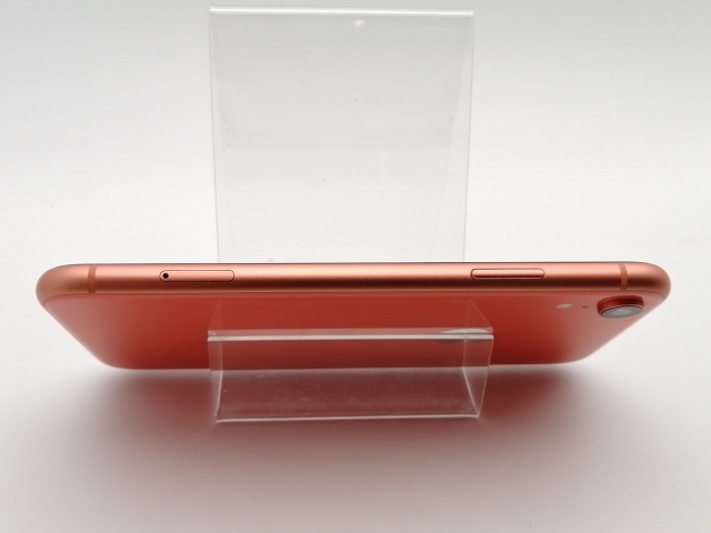 【中古】Apple docomo 【SIMロック解除済み】 iPhone XR 64GB コーラル MT0A2J/A【神保町】保証期間１ヶ月【ランクA】