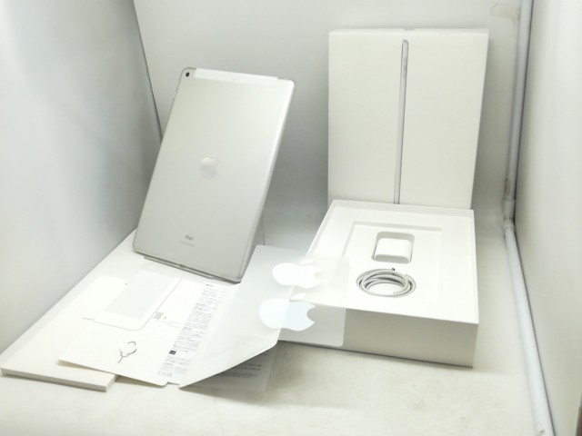 【中古】Apple docomo 【SIMフリー】 iPad（第9世代） Cellular 256GB シルバー MK4H3J/A【宇田川】保証期間１ヶ月【ランクB】