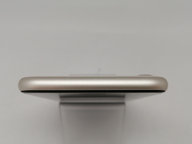【中古】Apple au 【SIMフリー】 iPhone SE（第3世代） 64GB スターライト MMYD3J/A【川越クレアモール】保証期間１ヶ月【ランクA】_2