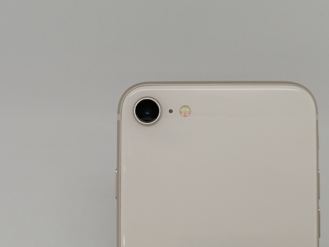 【中古】Apple au 【SIMフリー】 iPhone SE（第3世代） 64GB スターライト MMYD3J/A【川越クレアモール】保証期間１ヶ月【ランクA】_6