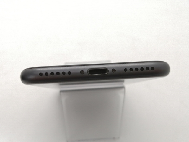 中古】Apple au 【SIMロック解除済み】 iPhone XR 64GB ホワイト