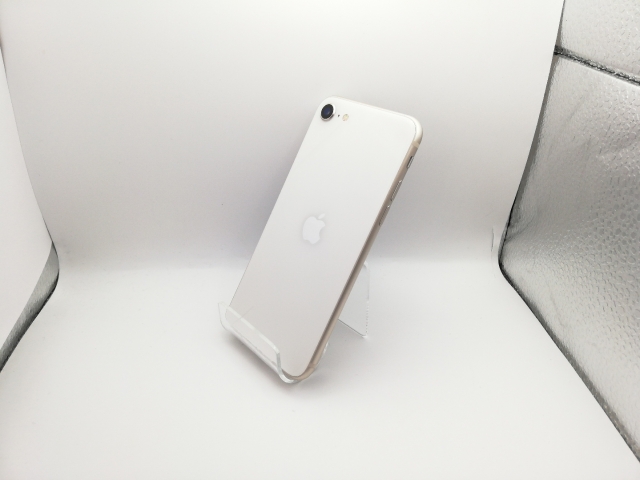 【中古】Apple au 【SIMフリー】 iPhone SE（第3世代） 64GB スターライト MMYD3J/A【新宿】保証期間１ヶ月【ランクA】
